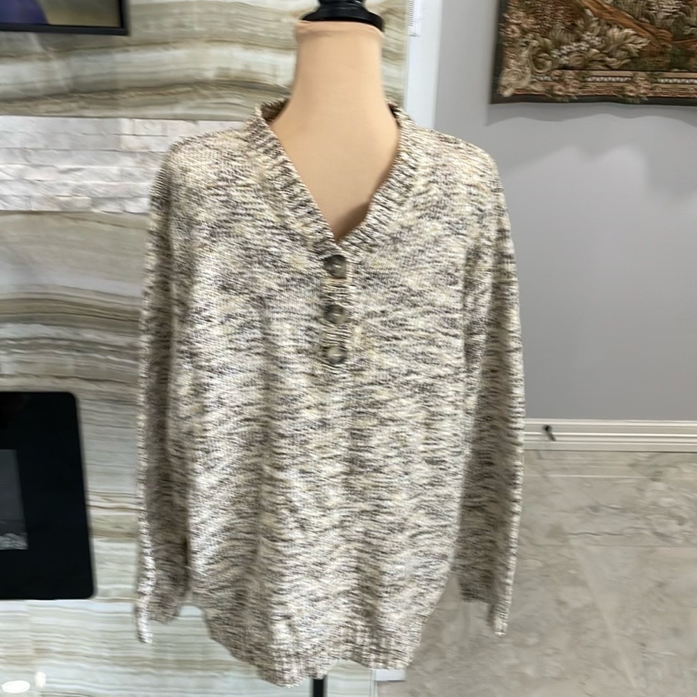 Karen Scott Cream Three Button‎ Pull Over Sweater. Size 2X